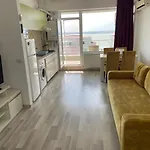 Apartment Summerland Crazy Mamaia