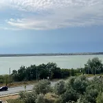 Summerland Crazy Apartment Mamaia