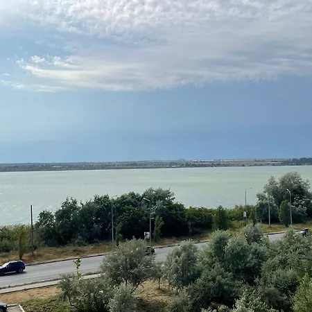 Summerland Crazy Apartment Mamaia