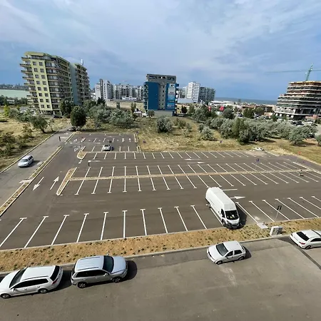 Summerland Crazy Mamaia