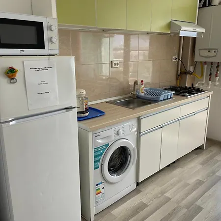 Summerland Crazy Apartment Mamaia