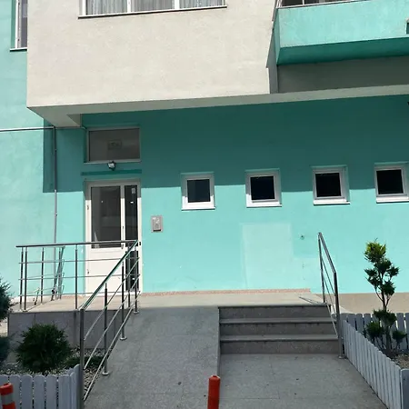 Summerland Crazy * Mamaia